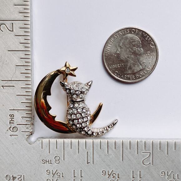 Rhinestone Cat on Crescent Moon Brooch Gold Tone Silver Tone Celestrial Jewelry - Picture 9 of 9